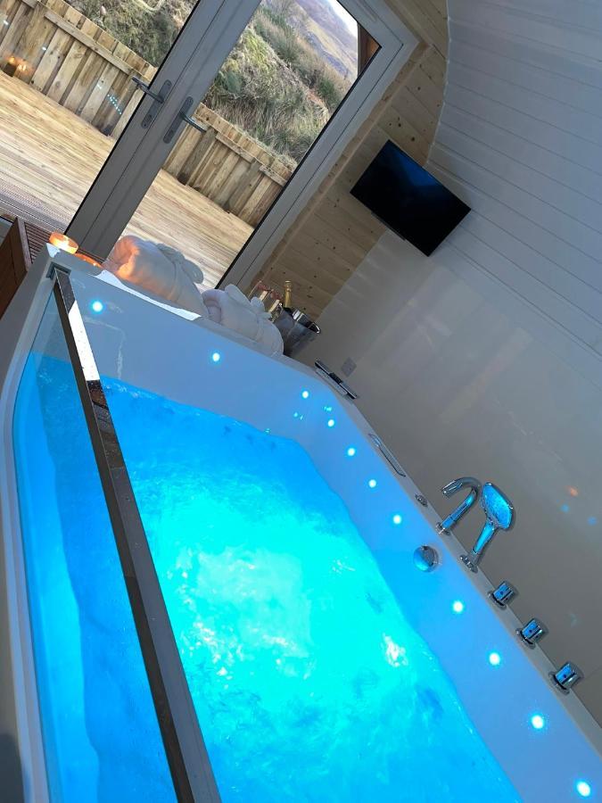 Apex Studio Pod & Jacuzzi Bath Форт-Уильям Экстерьер фото