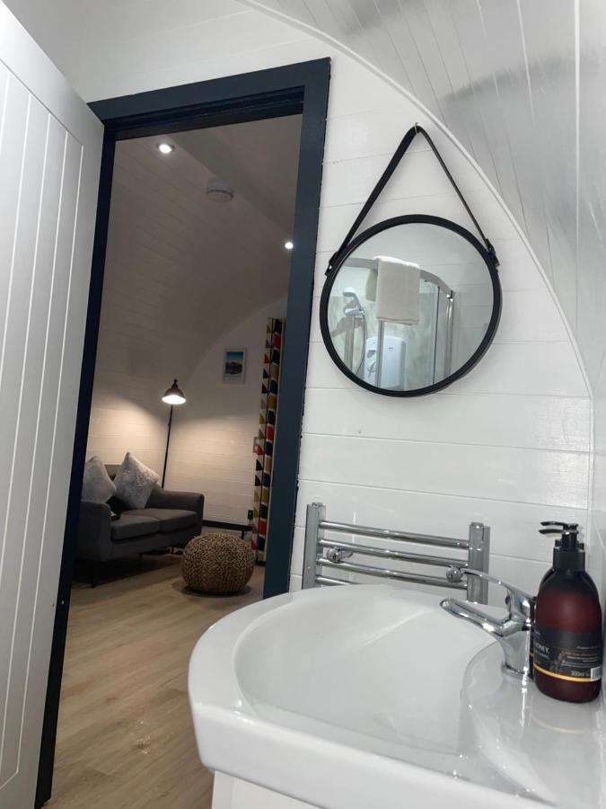 Apex Studio Pod & Jacuzzi Bath Форт-Уильям Экстерьер фото